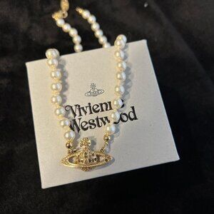 Vivien Pearl Necklace With Gold Tone Charm